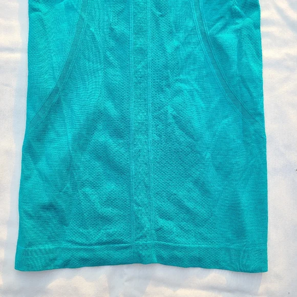 Lululemon Run: Swiftly Tech Short Sleeve - Surge Teal - Size 2 - Picture 7 of 15